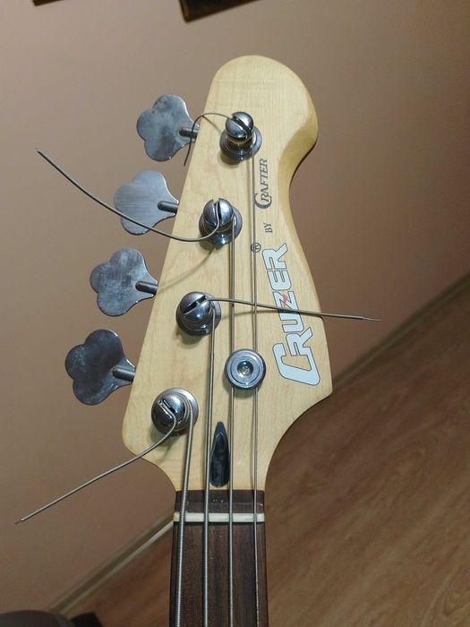 Бас гитара KRUZER