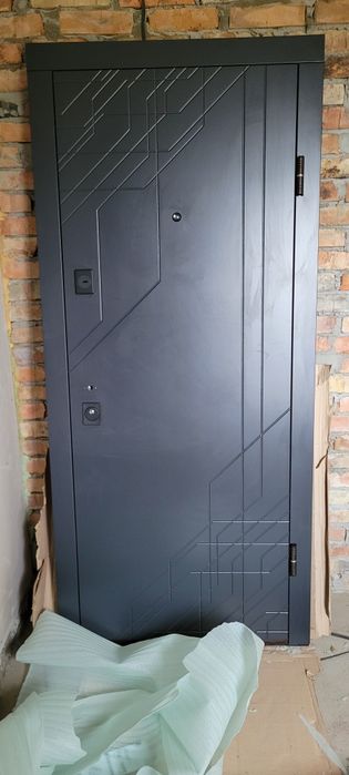 Двері вхідні колір антрацит