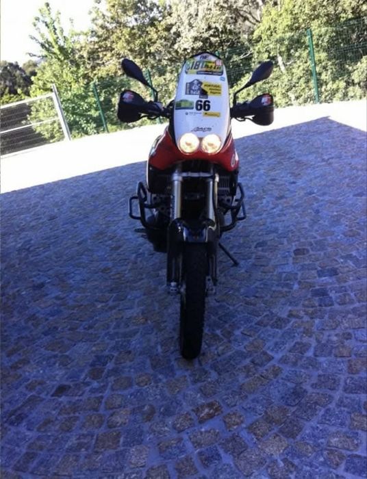 África Twins Rallye 750