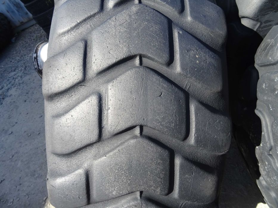 Opona 17.5R25 Bridgestone V-STEEL (990 netto)