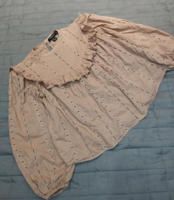 Стильна укорочена натуральна блуза в прошву Primark з об'ємним рукавом