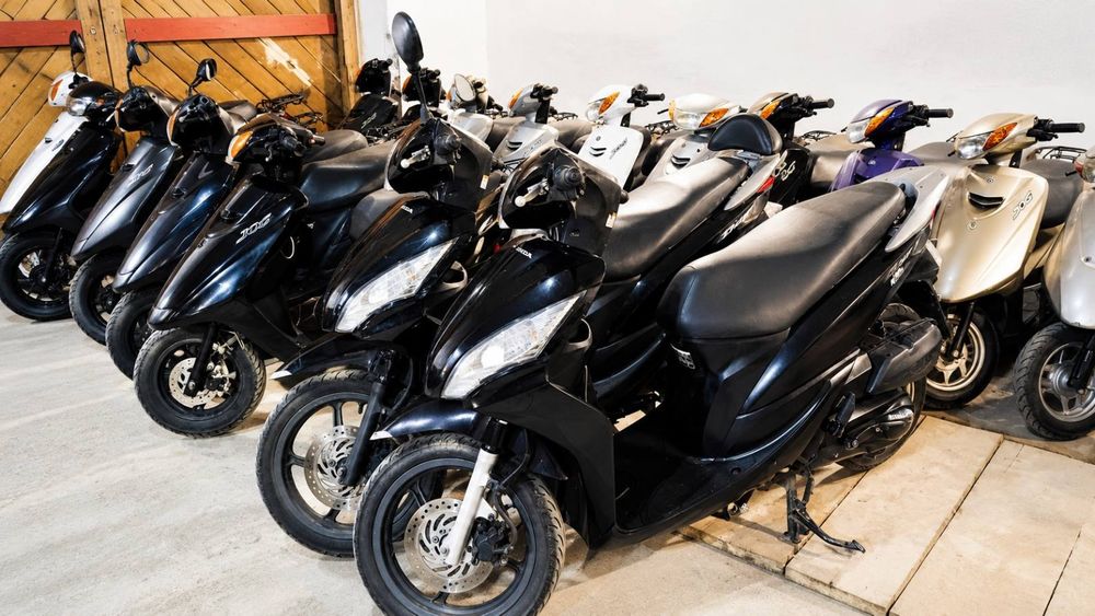 Продаж скутерів хонда ямаха сузуки свіжий завіз