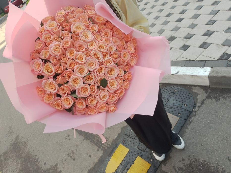 Букет з троянд недорого • Доставка квітів • Квіти від виробника •