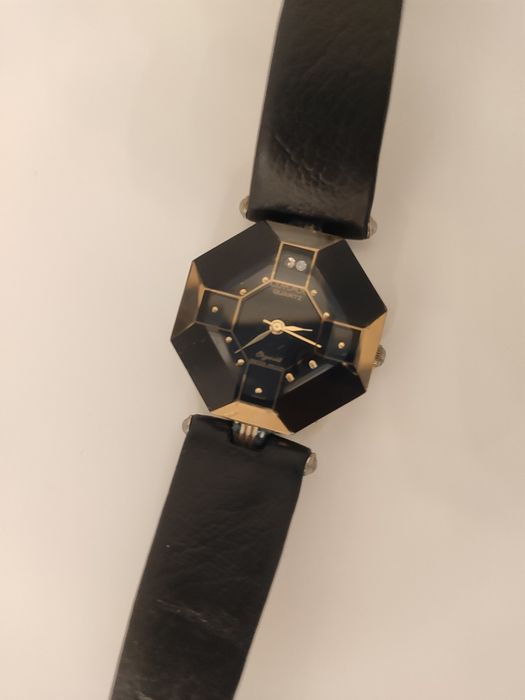 Часы женские Omax