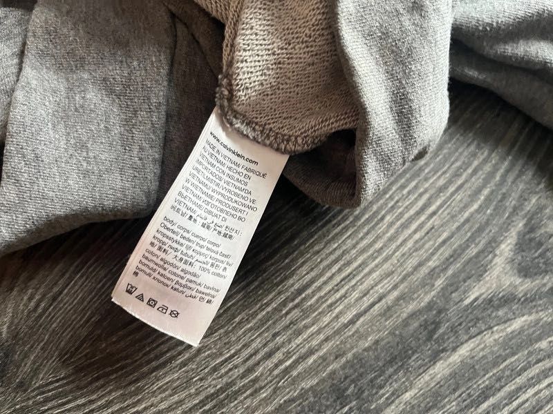 Calvin Klein Performance bluza z zapinaną kieszonką na rękawie