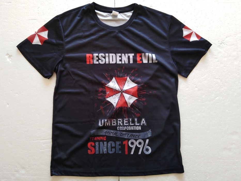 T-Shirt Resident Evil Umbrella Corporation Social Distance Training Since 1996