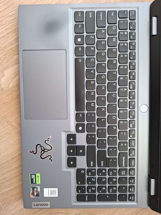 Laptop gamingowy Lenovo