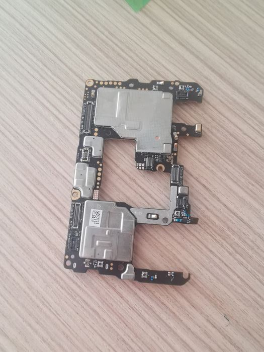 Плата от Huawei Mate 20x нерабочая