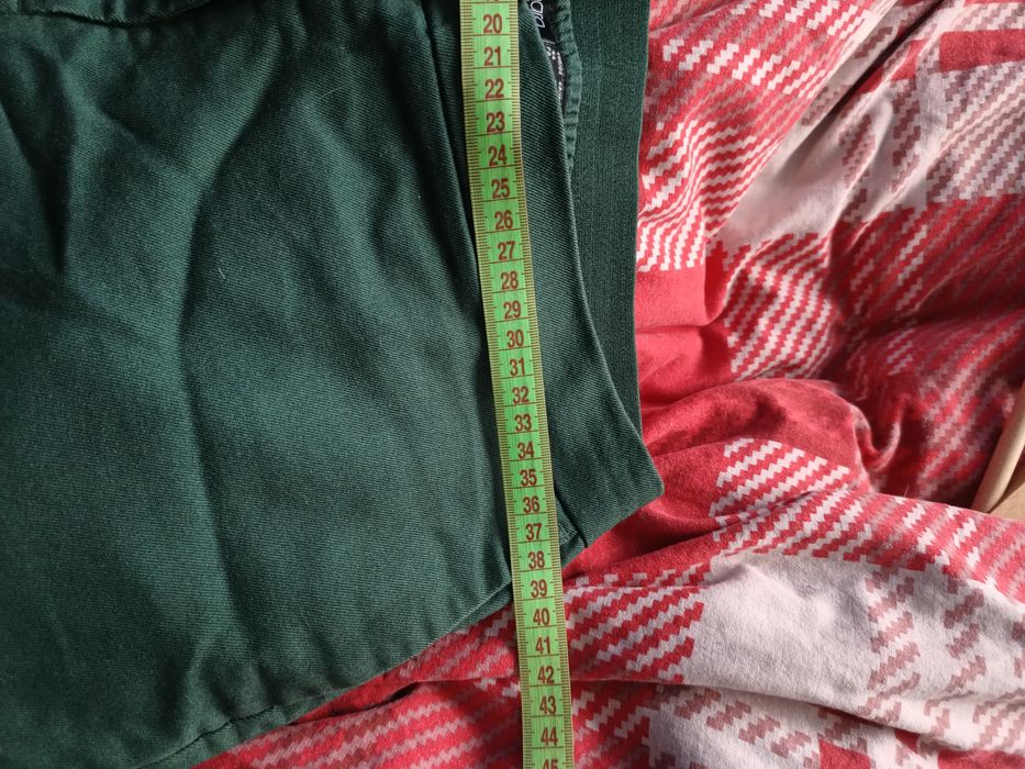 Spodnie damskie w kolorze butelkowej zieleni