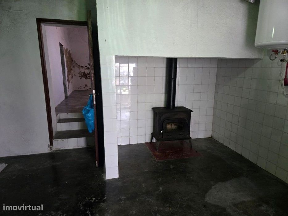 Moradia com quintal e terraço perto de Vila Viçosa