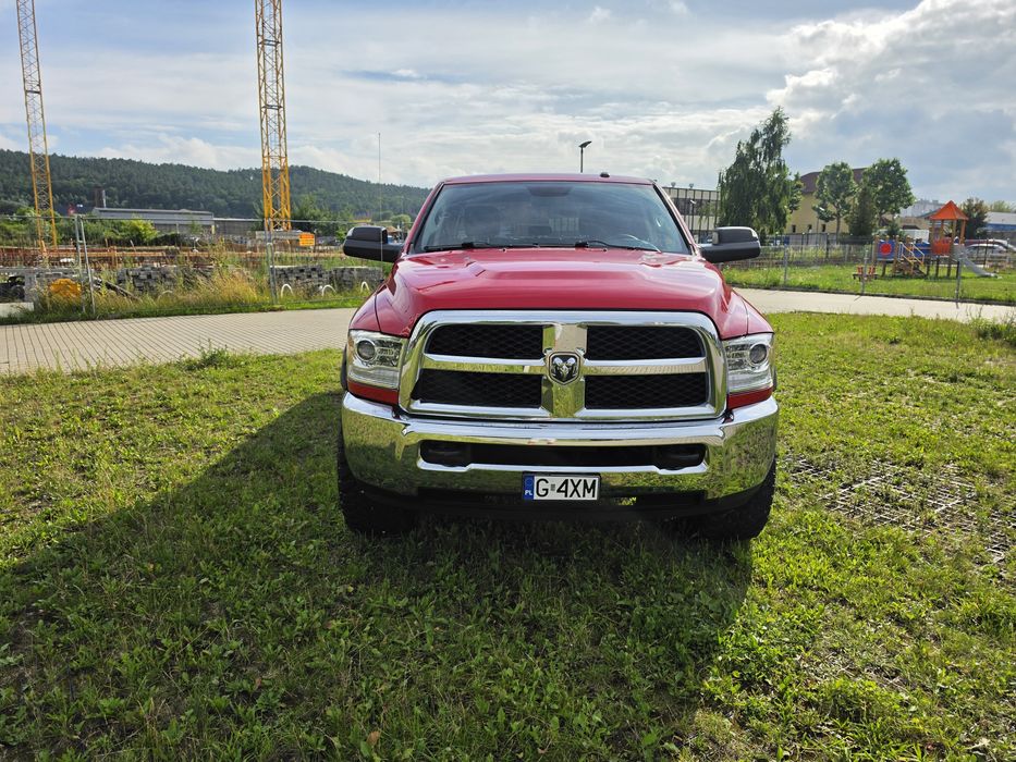 Dodge Ram 2500  Heavy Duty 6.4 HEMI  4x4
