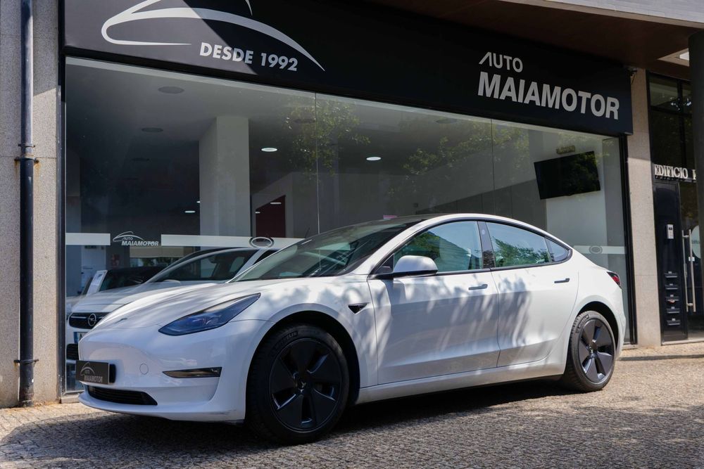 Tesla Model 3 Long Range All-Wheel Drive