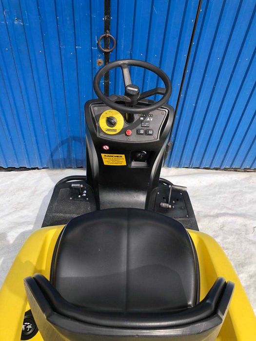 Підмітальна подметальная машина Karcher KM 100/100 R
