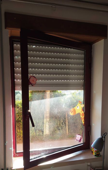 Selling 4 aluminum windows64285213050753122