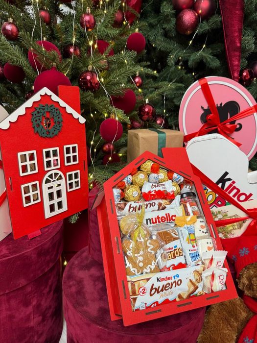 Гарний солодкий будиночок у подарунок