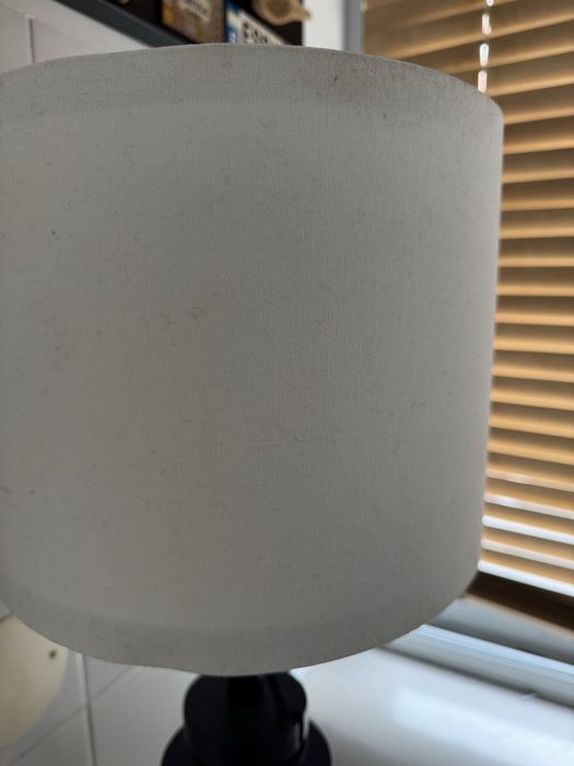 Candeeiro de mesa modelo Ikea em perfeifo estado