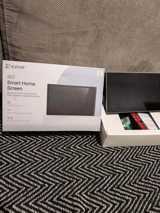 Inteligentny ekran do zarządzania domowym systemem bezpieczeństwa