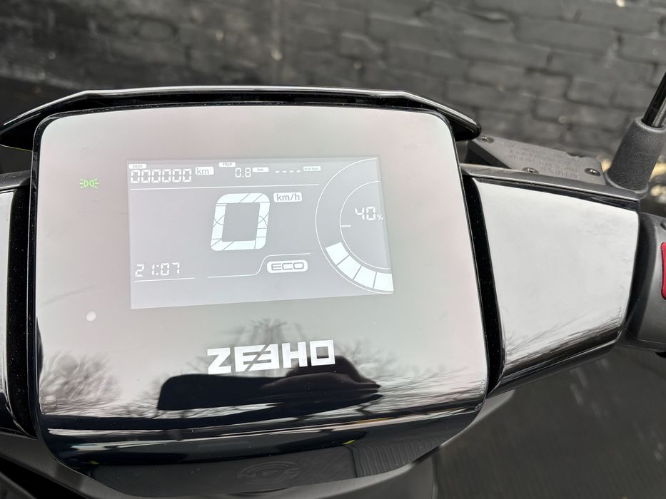 Електроскутер ZEEHO AE6+