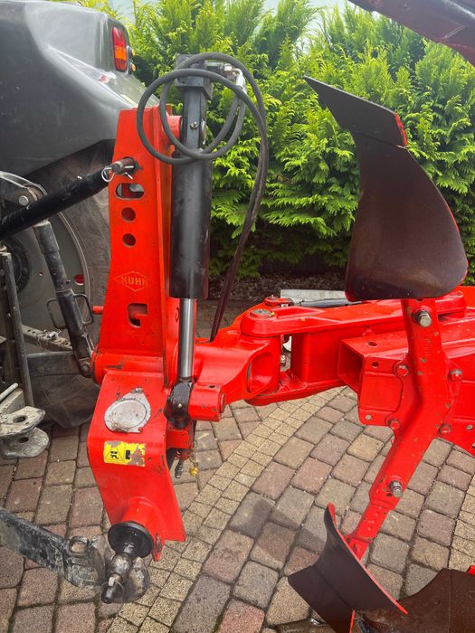 Pług Kuhn MultiMaster 120 4- skibowy obrotowy