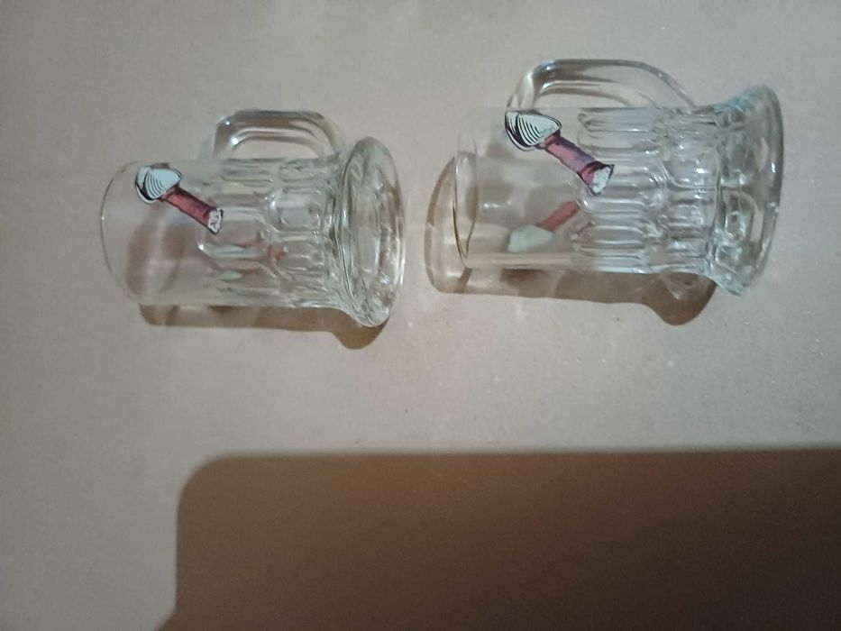 Conjunto de 10 copos, diversos, pequenos e alguns com marcas das bebidas