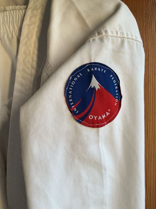 Strój karate z naszywką Oyama r150