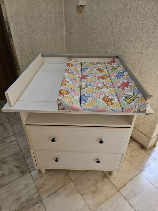 Comoda / Muda-Fraldas Ikea Hemnes