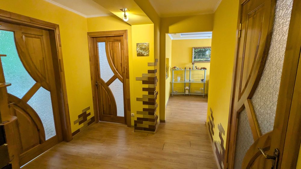 Продаж квартири з меблями Індивідуальним опаленням в центрі м.Долина