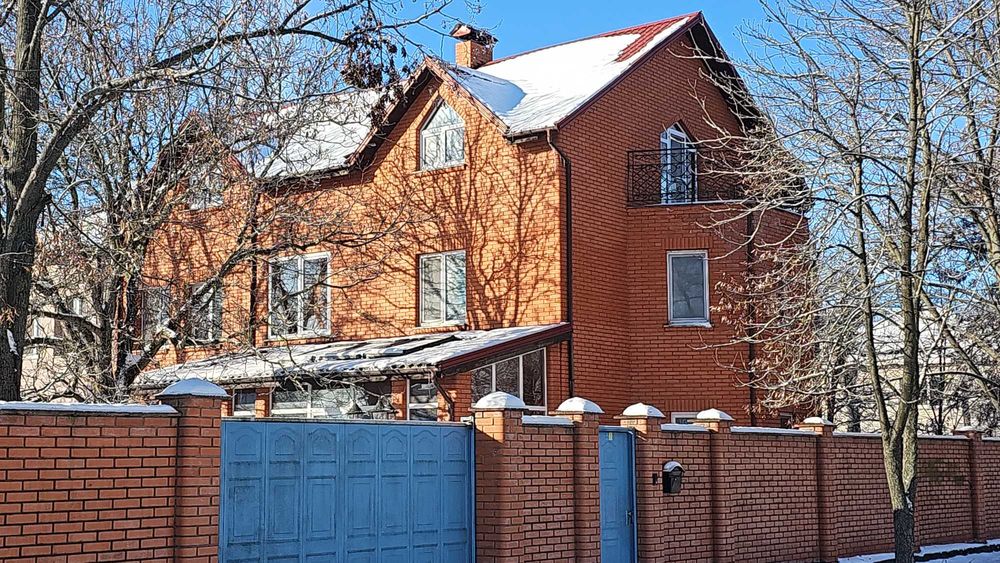 Будинок в затишному селі, є-Якість, є-хороші умови, є-всі комунікації