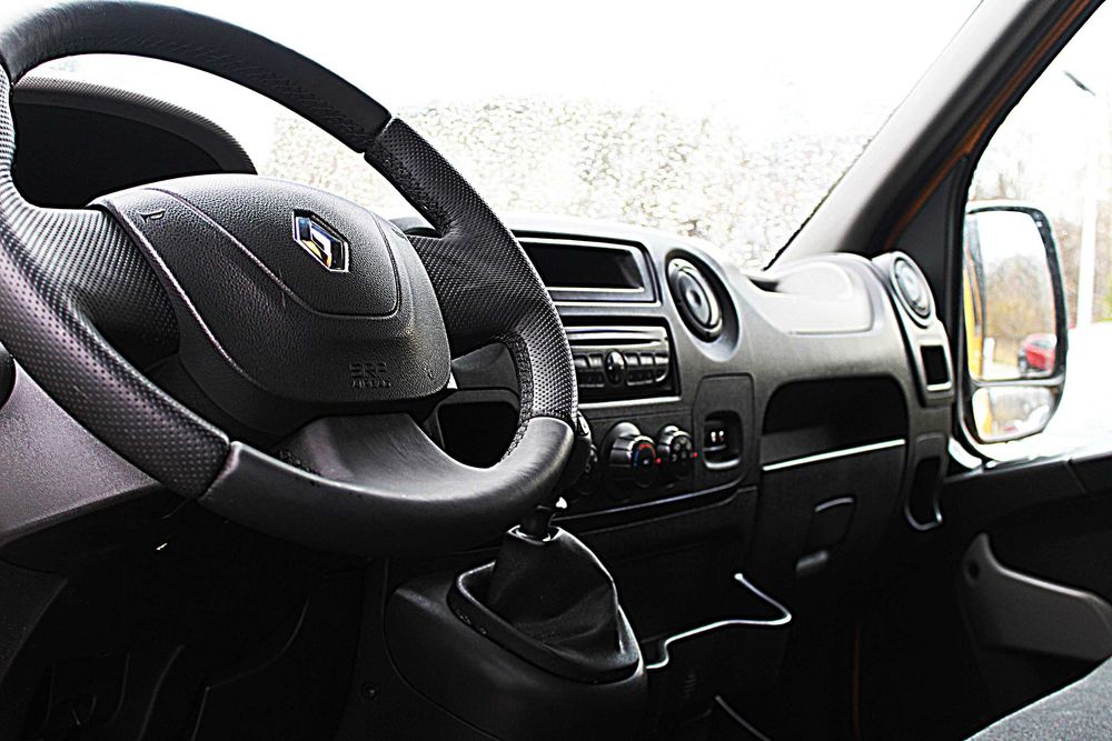 Wynajem bus, wypożyczalnia busów Kielce, dostawcze, osobowe, tanio,