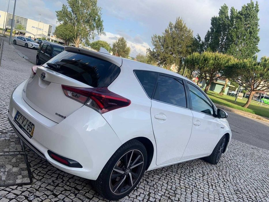 Toyota Auris ,Hibrido ,com caixa automática, 27050km.