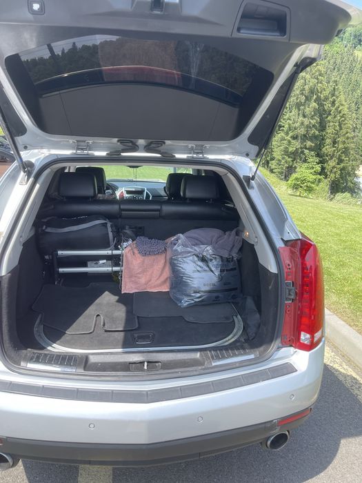 Cadillac srx 2011 року