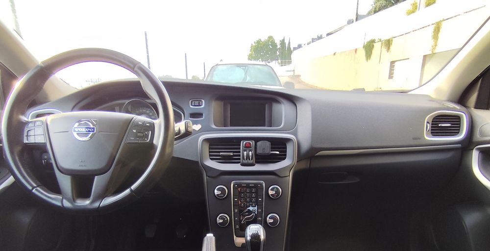 Volvo V40 2.0 D2 Kinetic (120 cv) – 2016 – Nacional – Excelente Estado