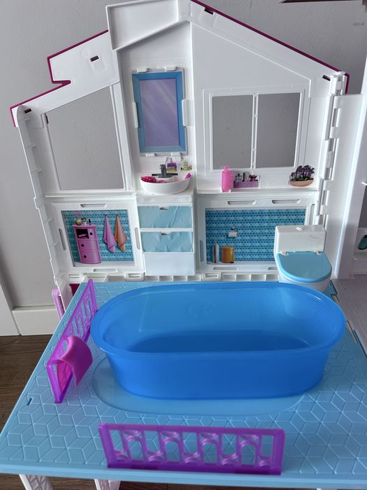 Casa da Barbie Mattel em bom estado