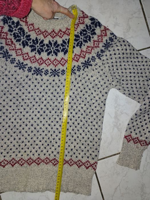 Sweterek. Śliczny i cieplutki.