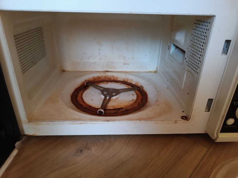 мікрохвильова піч west mwe17720w