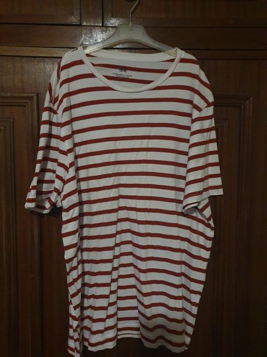 T Shirt H&M vermelho e branco