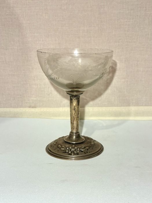 Copo em vidro gravado com base em Prata contraste javali