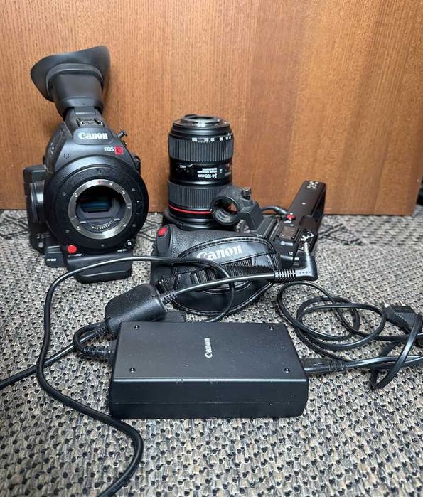 Câmera de filmar/vídeo Canon C100 Mark II - muito estimada