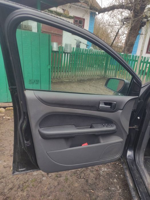 FORD FOCUS 1,6 бензин!