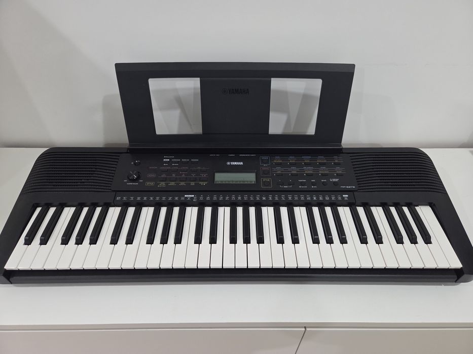 Órgão Yamaha PSR E273