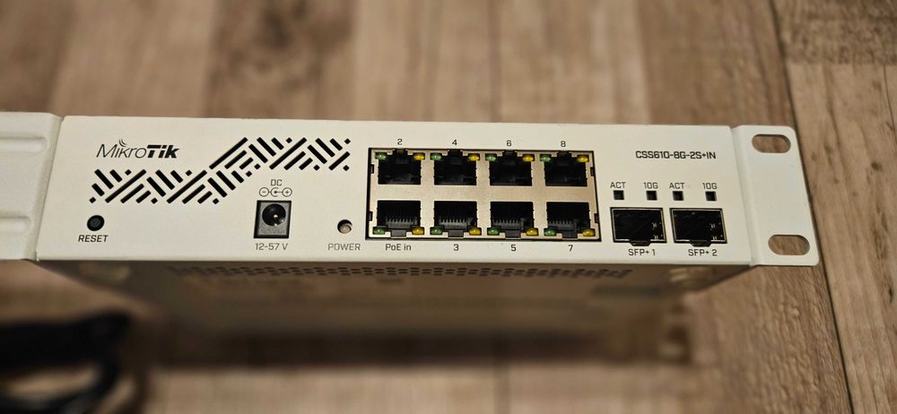 Switch Mikrotik CSS610‑8G‑2S+IN