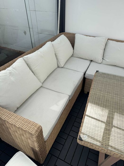 Sofás e mesa de exterior em excelente estado (ainda em garantia)