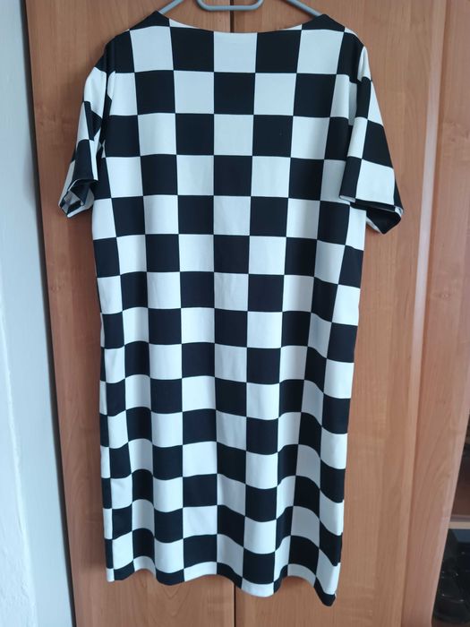Sukienka w kratkę
