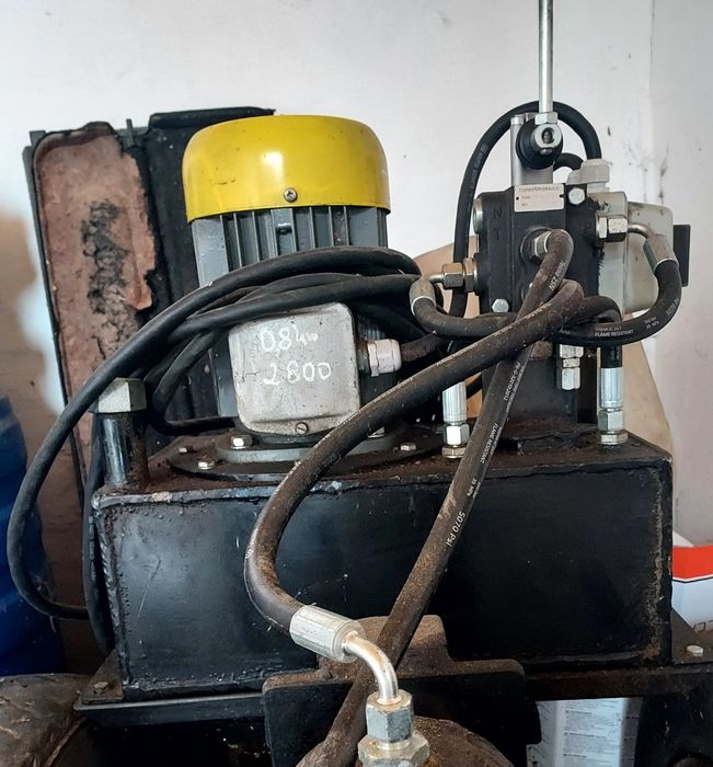 Szczeparka siłowa do drewna