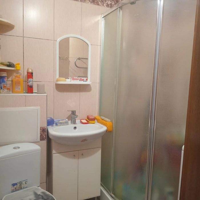 Здам кімнату для дівчини! Без доплат за комунальні.