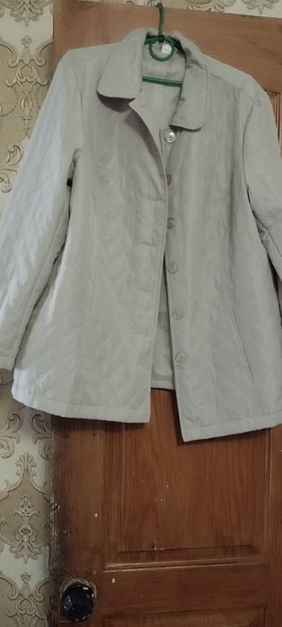 Жіноча легка куртка 50 розмір