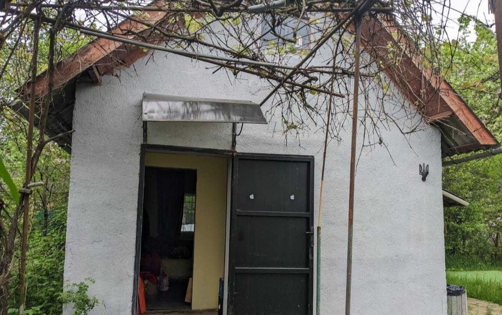 Продам дачу з будиночком