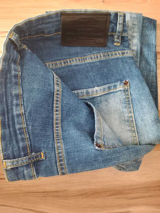DSQUARED2  wloskie jeansy