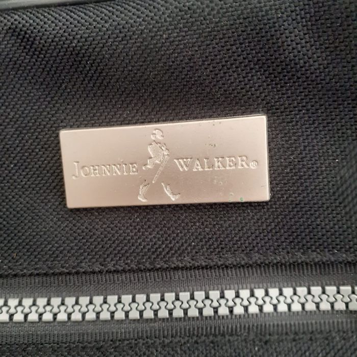 Mala Johnnie Walker Saco de Viagem
Altura 55 Largura 30