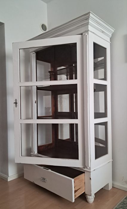 Serwantka, witryna shabby chic